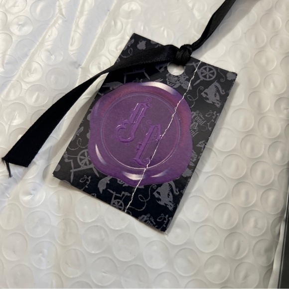 e.l.f. Disney Good vs Evil Let the Drama Begin Beauty Book super Rare find new - Picture 4 of 13